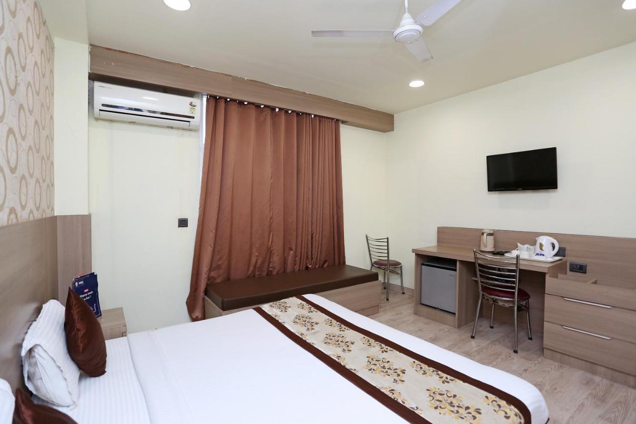 Capital O 5663 Gs Inn Chinhat Ngoại thất bức ảnh