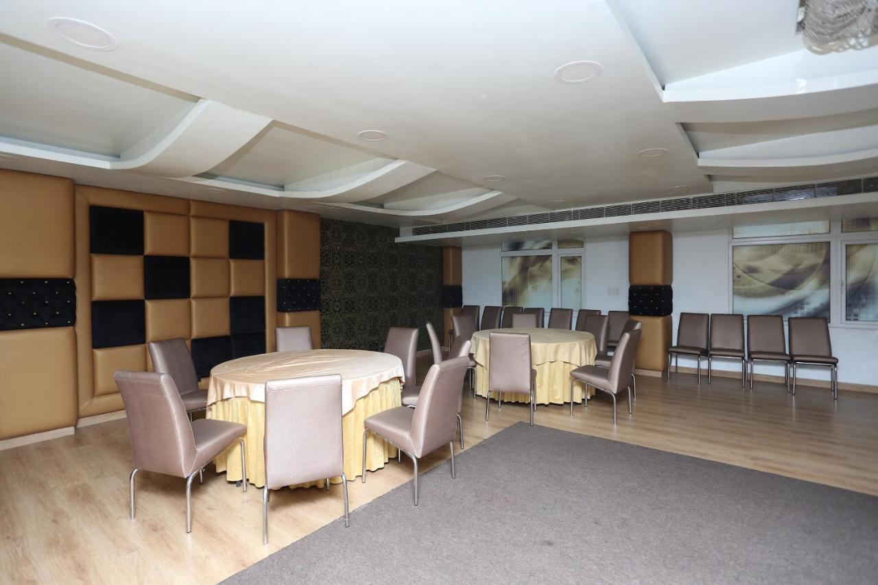 Capital O 5663 Gs Inn Chinhat Ngoại thất bức ảnh