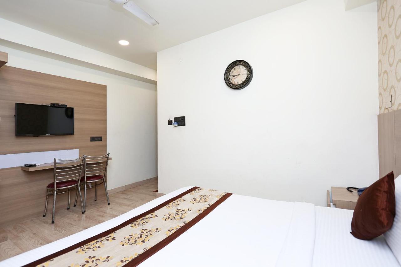 Capital O 5663 Gs Inn Chinhat Ngoại thất bức ảnh