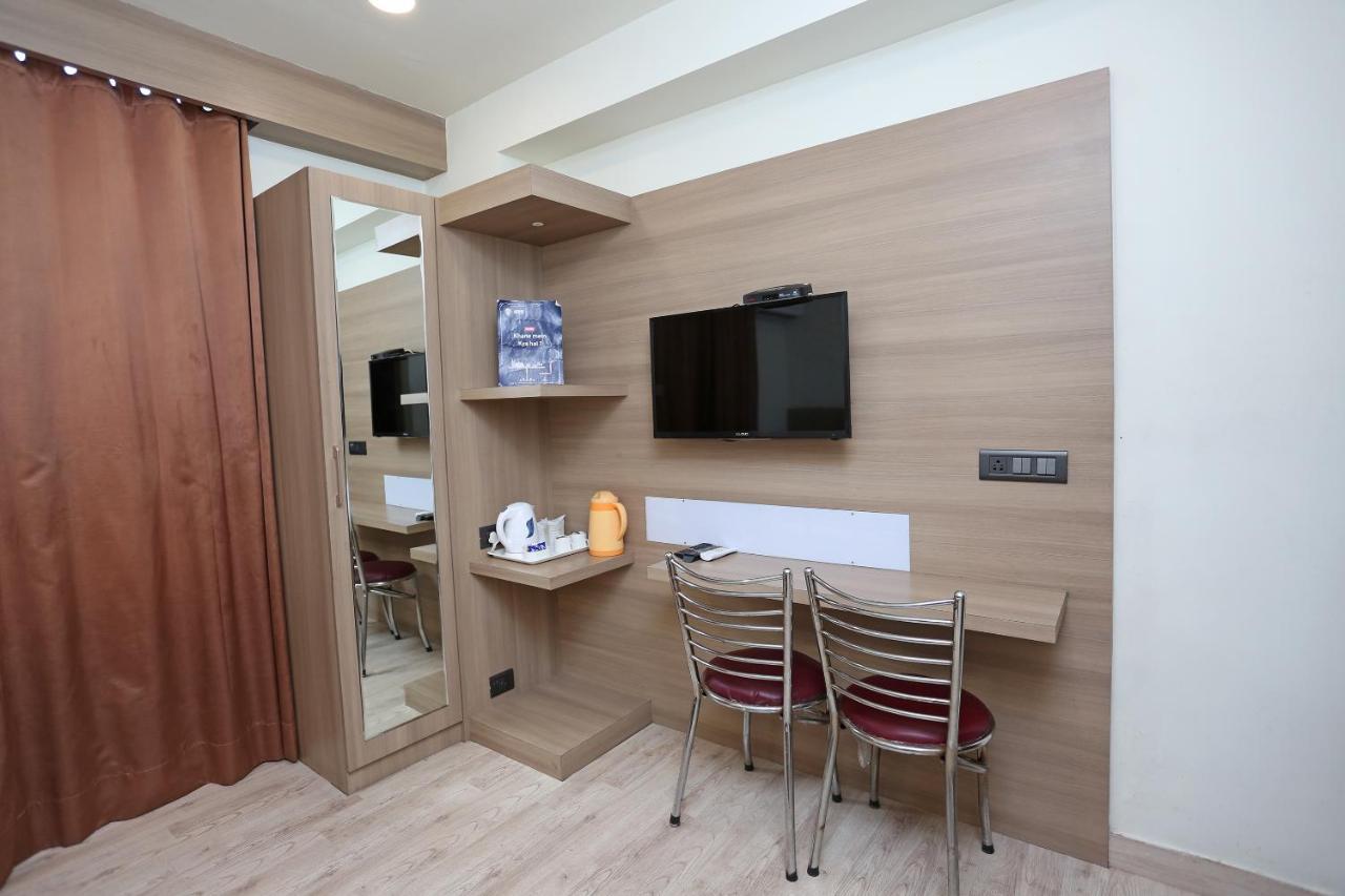 Capital O 5663 Gs Inn Chinhat Ngoại thất bức ảnh